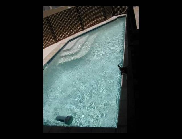 2 BEDROOM PROPERTY TO RENT IN VREDEHOEK